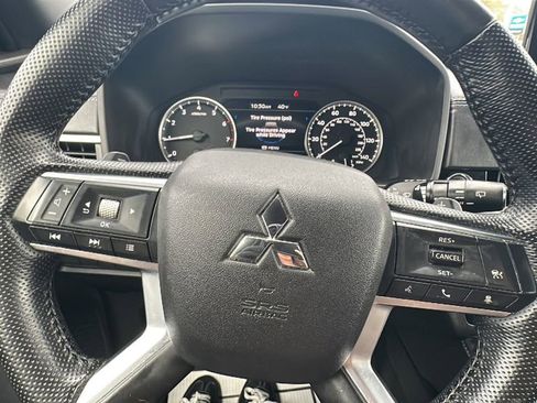 Used 2022 Mitsubishi Outlander SE image 26