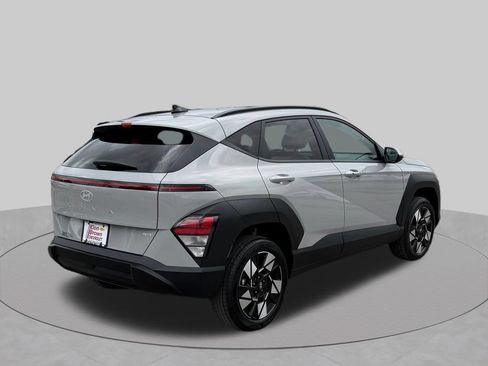 Used 2025 Hyundai Kona SEL AWD/4WD image 6