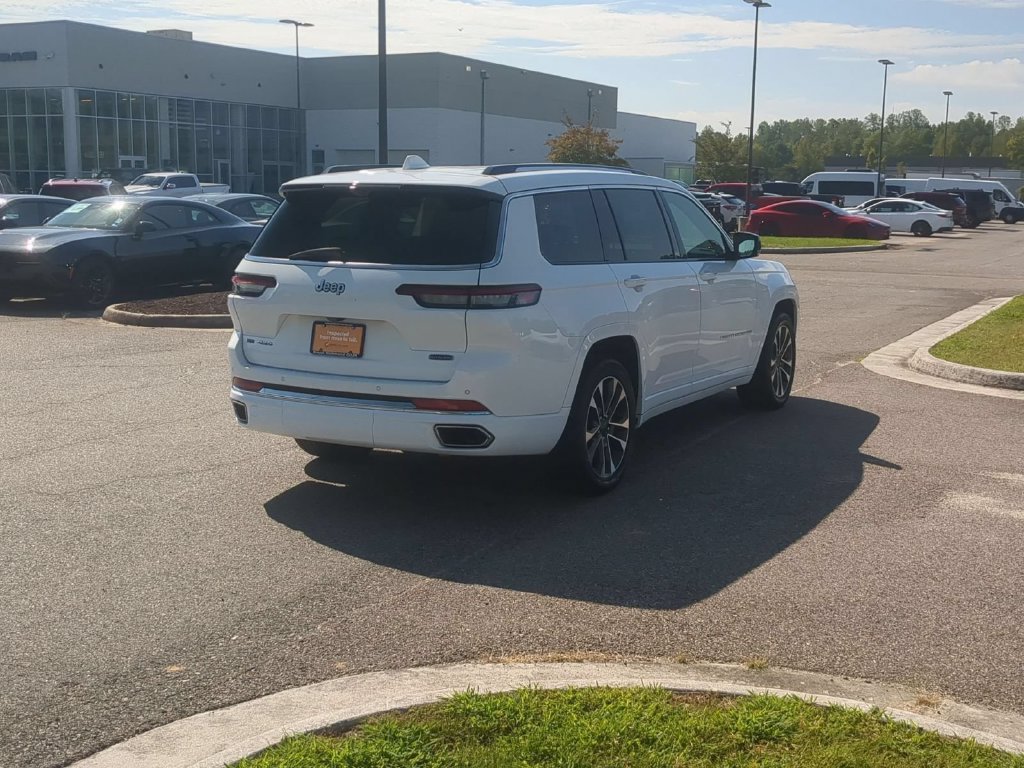 Certified 2022 Jeep Grand Cherokee L Overland w/ Luxury Tech Group IV AWD/4WD image 5