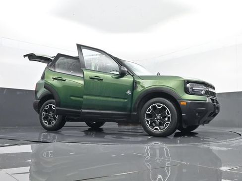 Used 2025 Ford Bronco Sport Outer Banks w/ Outer Banks Tech Package+ AWD/4WD image 32