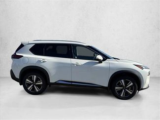 Used 2023 Nissan Rogue SL w/ SL Premium Package FWD video 4