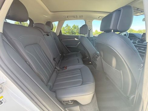 Used 2023 Audi Q5 2.0T Premium w/ Convenience Package AWD/4WD image 35