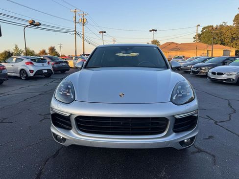 Used 2018 Porsche Cayenne image 3