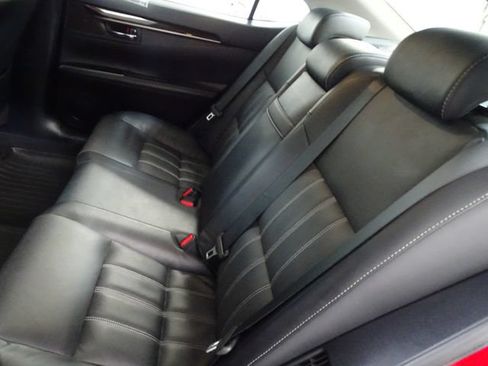 Used 2018 Lexus ES 300h FWD image 4