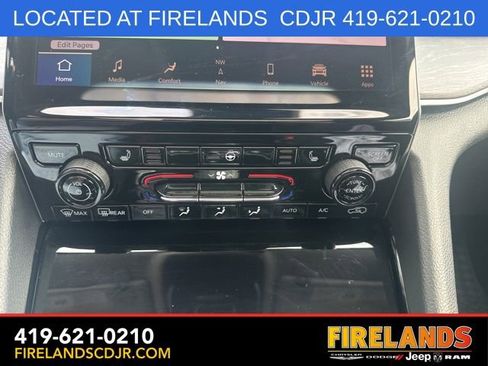 Used 2023 Jeep Grand Cherokee Limited AWD/4WD image 26