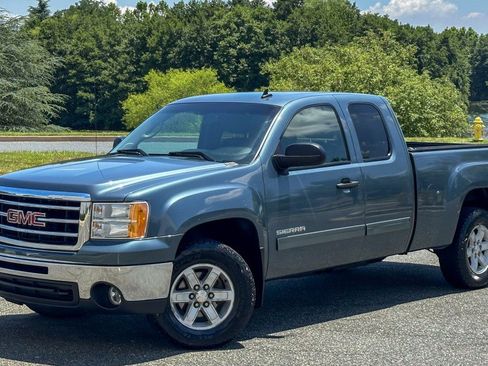 Used 2013 GMC Sierra 1500 SLE w/ Power Tech Package AWD/4WD image 3