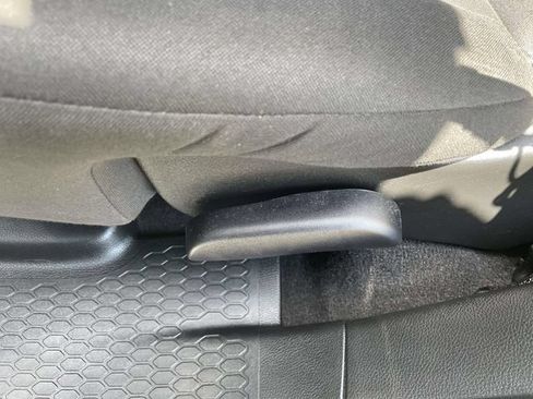 Used 2024 Dodge Durango SXT w/ SXT Blacktop Group RWD image 14