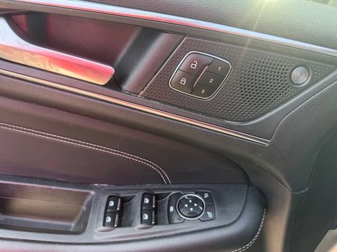 Used 2023 Ford Edge Titanium AWD/4WD image 12