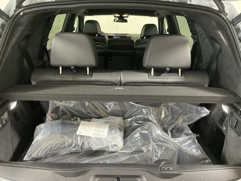 Used 2026 BMW X7 xDrive40i w/ M Sport Package AWD/4WD image 32