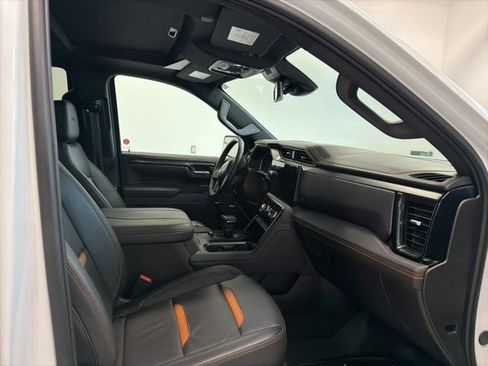 Used 2025 GMC Sierra 1500 AT4 w/ AT4 Premium Package AWD/4WD image 40