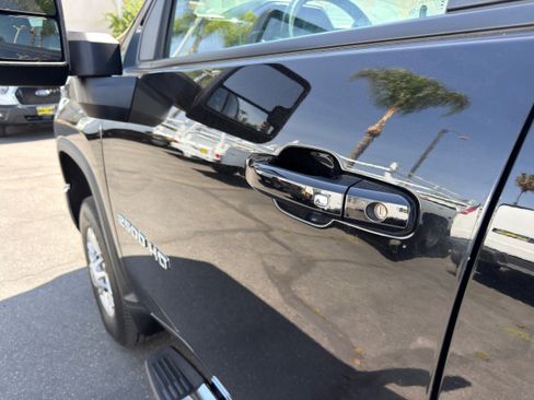 Used 2025 Chevrolet Silverado 2500 LT w/ Convenience Package image 44