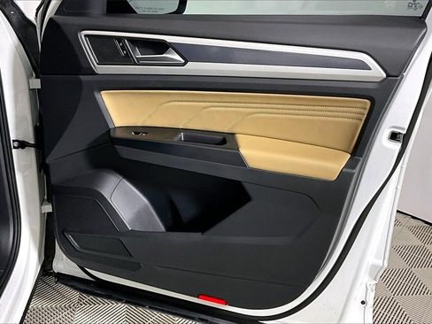 Used 2021 Volkswagen Atlas Cross Sport SEL R-Line image 19