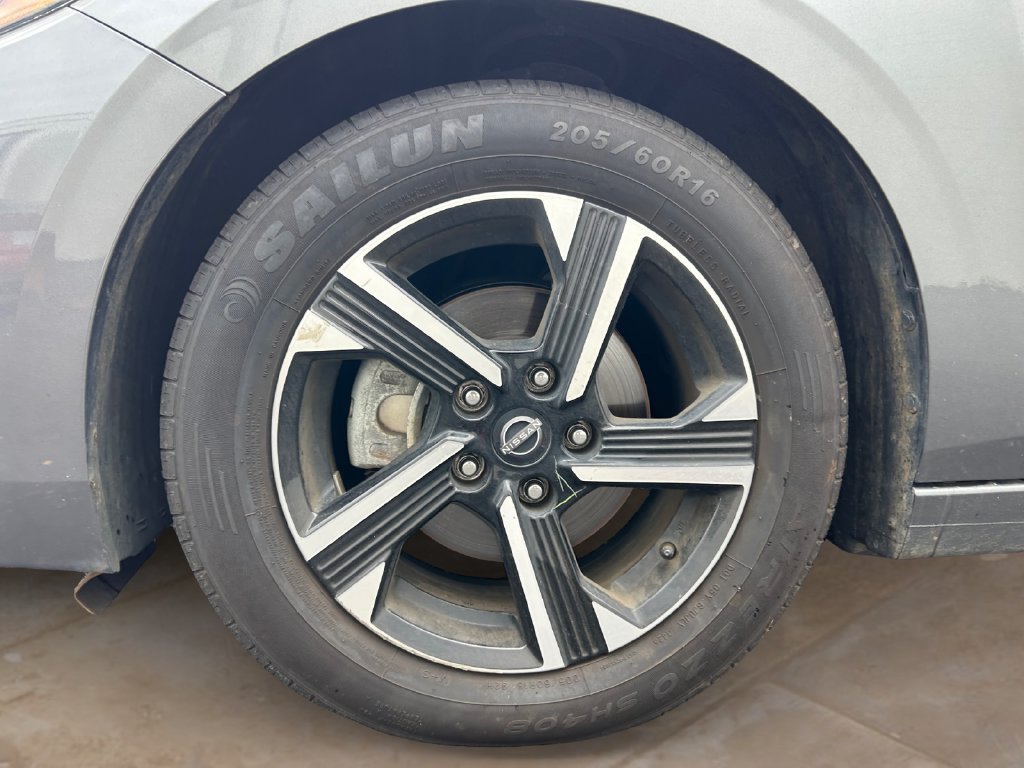 Used 2025 Nissan Sentra SV FWD image 14