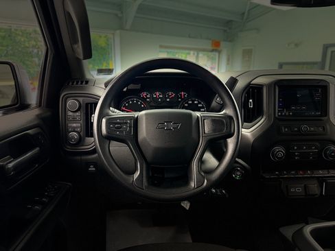 Used 2026 Chevrolet Silverado 1500 Custom Trail Boss AWD/4WD image 15