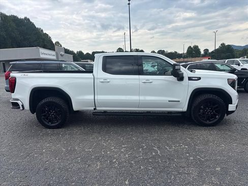 Used 2024 GMC Sierra 1500 Elevation w/ Preferred Package AWD/4WD image 9