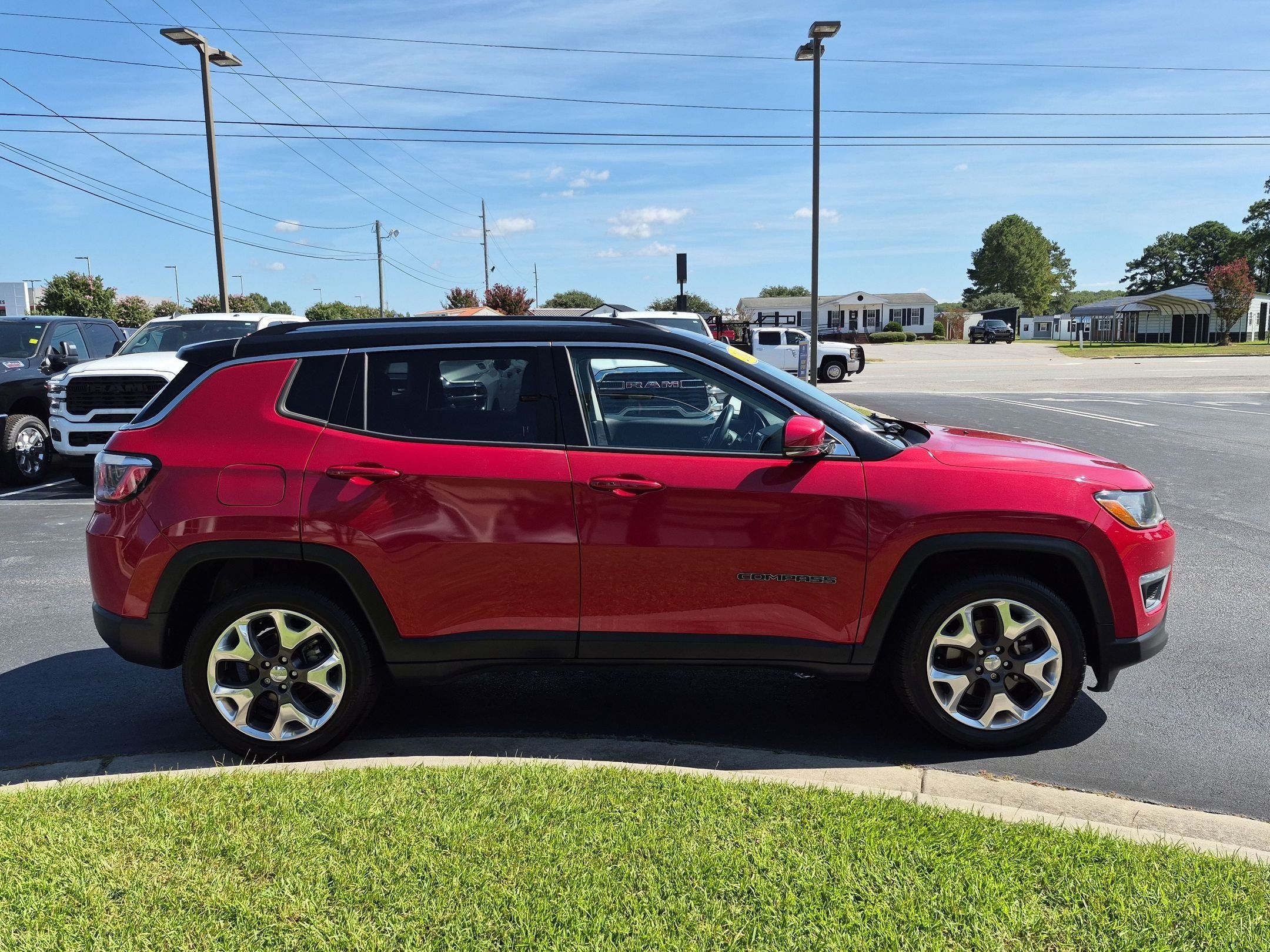 Used 2018 Jeep Compass Limited w/ Navigation Group AWD/4WD image 4