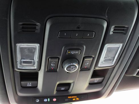 Used 2021 Chevrolet Suburban High Country w/ Premium Package image 32