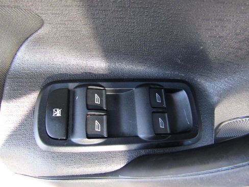 Used 2017 Ford Fiesta SE image 11