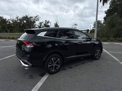 Used 2024 Kia Sportage EX AWD/4WD image 3