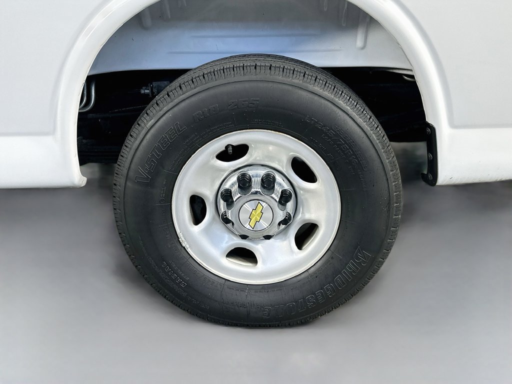 Used 2025 Chevrolet Express 3500 LT w/ LT Preferred Equipment Group RWD image 32