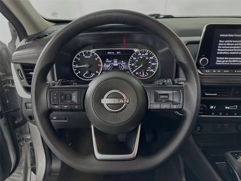 Used 2024 Nissan Rogue SV image 12