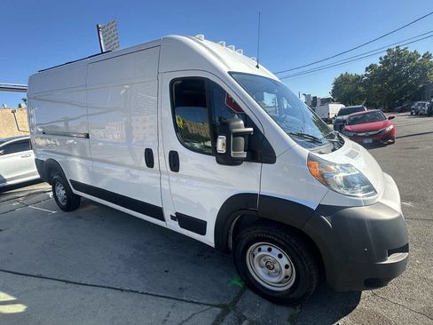 Used 2019 RAM ProMaster 2500 w/ Interior Convenience Group image 11