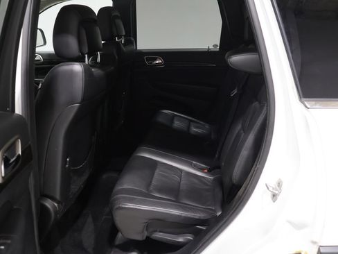 Used 2013 Jeep Grand Cherokee Laredo AWD/4WD image 18
