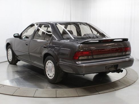 Used 1992 Nissan Maxima SE image 5