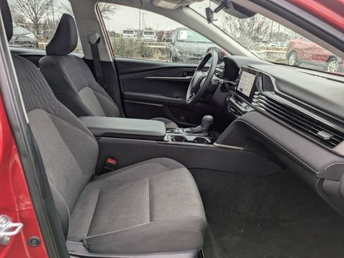 Used 2025 Toyota Camry LE image 28