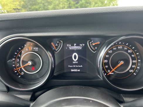 Used 2022 Jeep Gladiator Sport AWD/4WD image 22