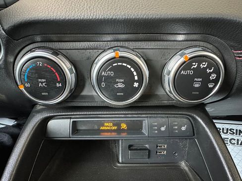 Used 2017 FIAT 124 Spider Abarth image 11