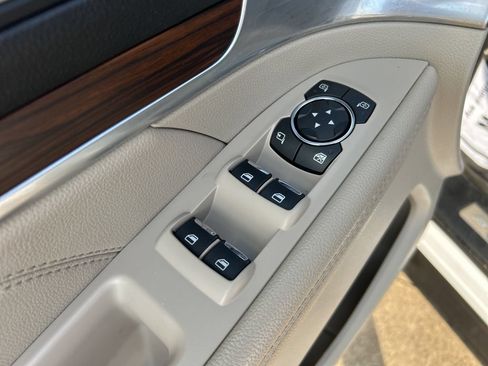 Used 2018 Ford Explorer Limited w/ Equipment Group 301A FWD image 15
