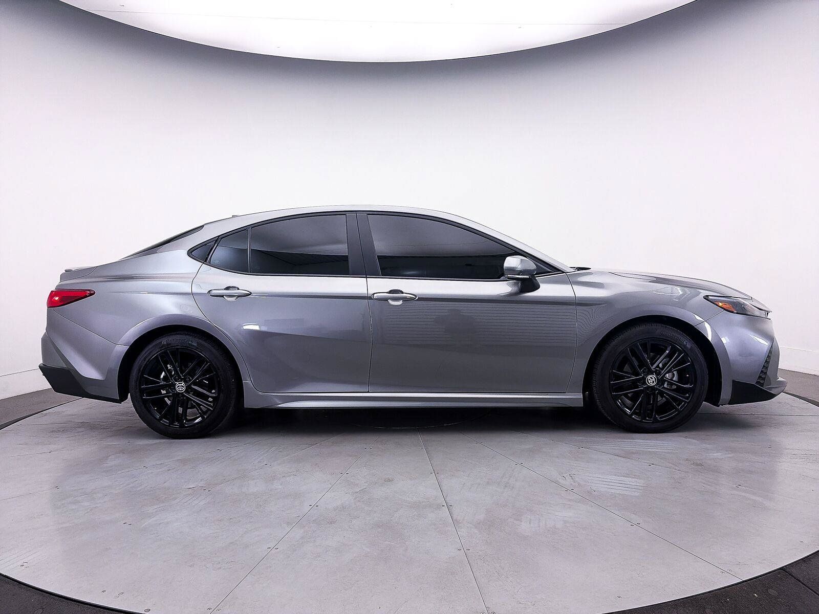 Used 2026 Toyota Camry SE w/ Convenience Package FWD image 39