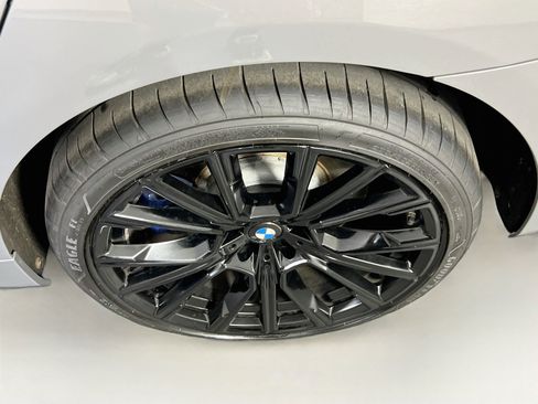 Used 2021 BMW 750i xDrive w/ Executive Package image 33