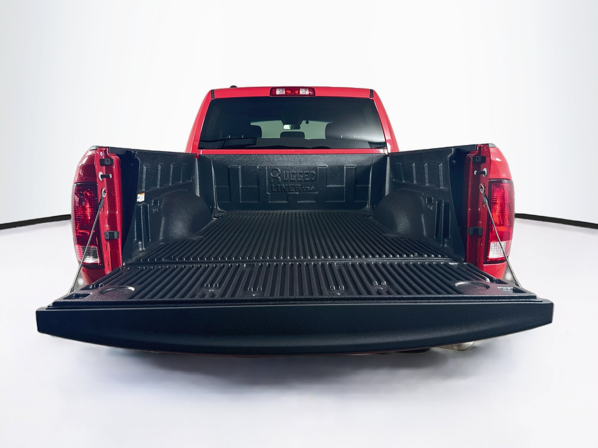 Used 2022 RAM 1500 Classic SLT RWD image 31