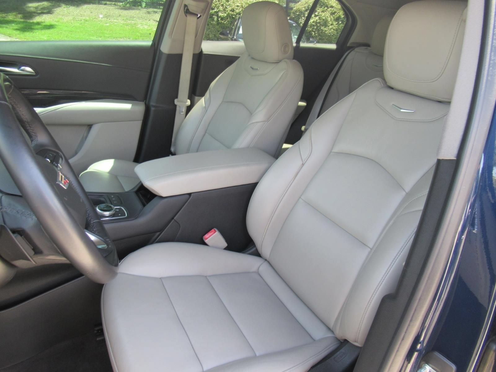Used 2020 Cadillac XT4 Premium Luxury w/ Driver Awareness Package FWD image 18