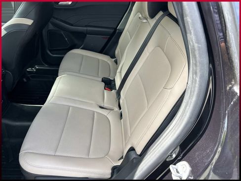 Used 2021 Ford Escape SEL w/ Technology Package FWD image 22
