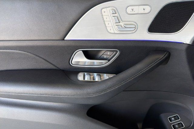 Used 2024 Mercedes-Benz GLE 450e 4MATIC image 11