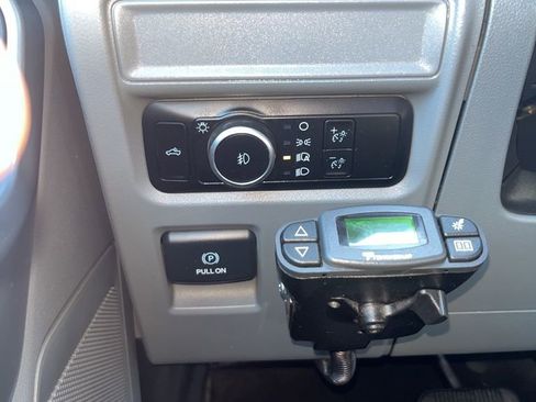 Used 2023 Ford F150 4x4 SuperCrew image 17