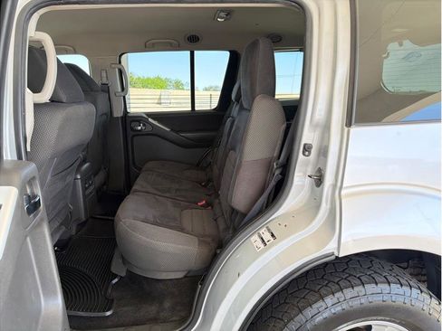 Used 2012 Nissan Pathfinder SV AWD/4WD image 11