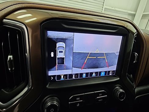 Used 2021 Chevrolet Silverado 1500 High Country w/ Technology Package image 20