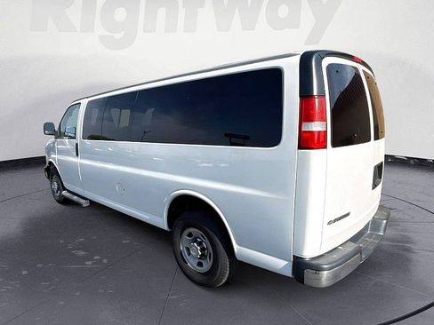 Used 2020 Chevrolet Express 3500 LT w/ LT Preferred Equipment Group RWD image 3