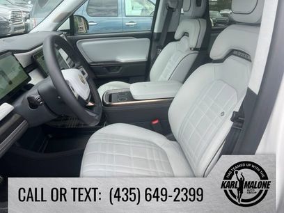 Used 2025 Rivian R1S Premium
