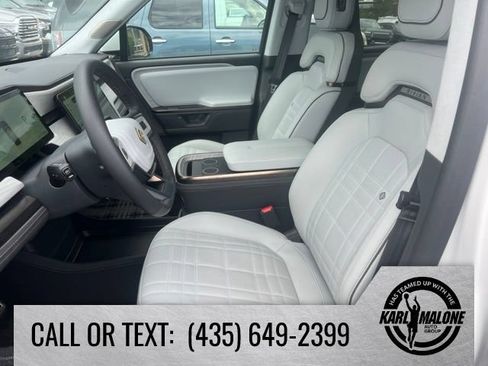 Used 2025 Rivian R1S Premium AWD/4WD image 3