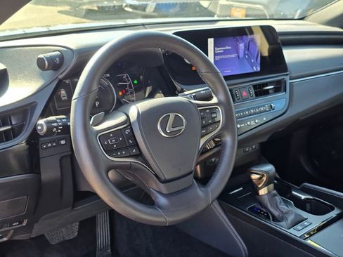 Used 2024 Lexus ES 300h w/ Premium Package image 9