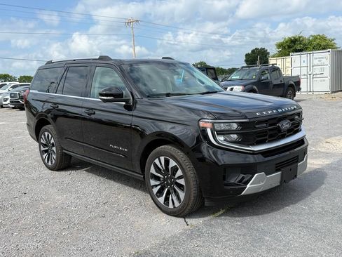 Used 2026 Ford Expedition Platinum w/ Driver's Package AWD/4WD image 2