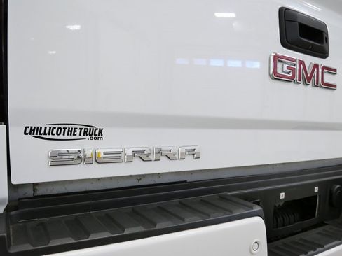 Used 2017 GMC Sierra 2500 Denali w/ Duramax Plus Package image 10