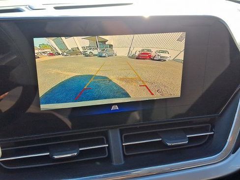 Used 2024 Chevrolet Trax LT image 17