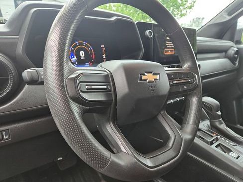 Used 2023 Chevrolet Colorado W/T image 15