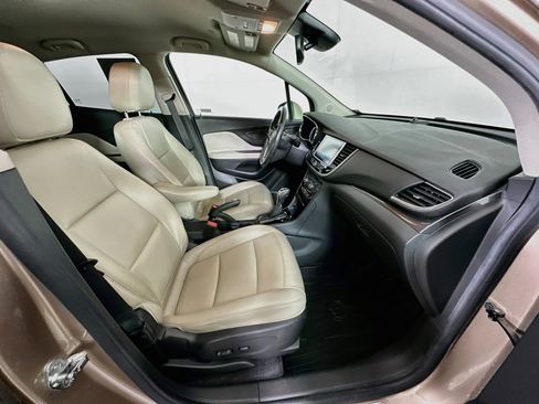 Used 2019 Buick Encore Essence FWD image 29
